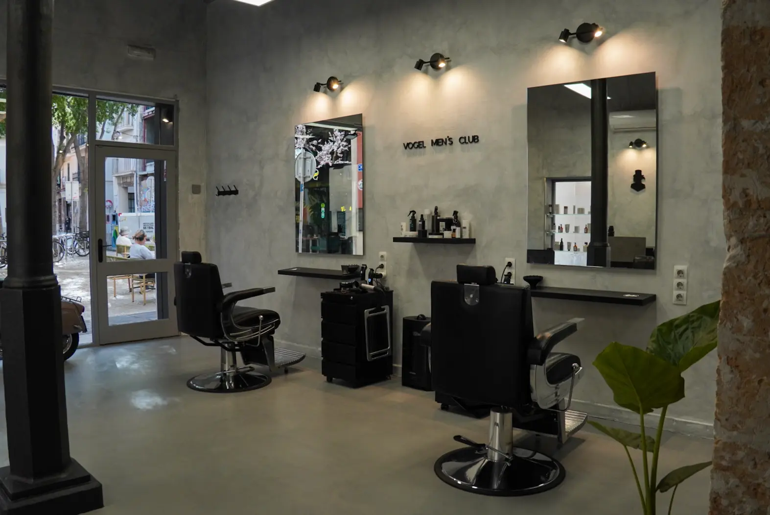 The art of traditional razor shaving in Palma